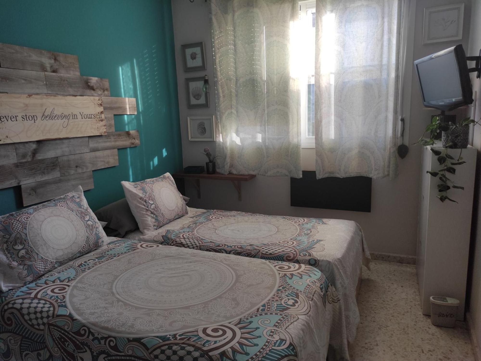 Habitacion Doble Con Aseo Compartido Coria del Río Eksteriør billede