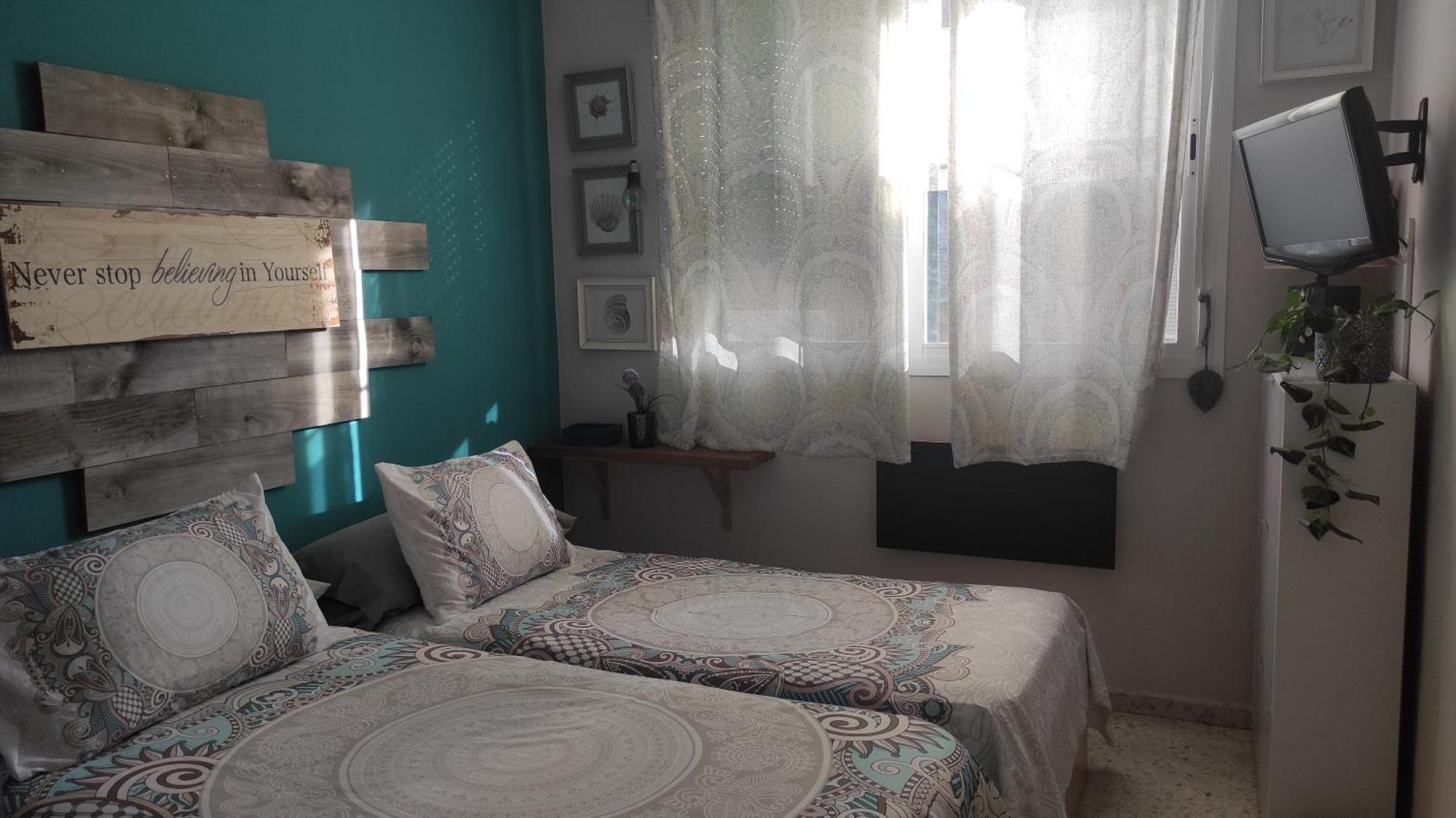 Habitacion Doble Con Aseo Compartido Coria del Río Eksteriør billede